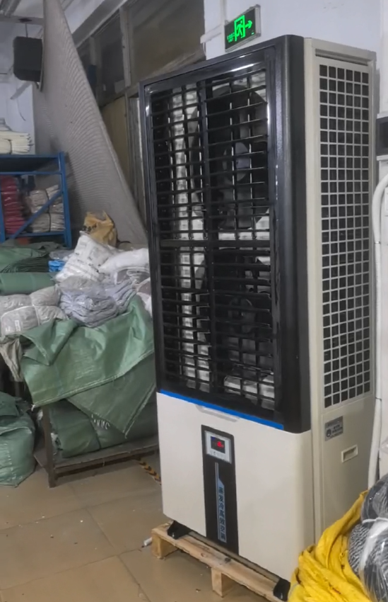 服裝廠整體降溫，應(yīng)用蒸發(fā)冷省電空調(diào)-軸流立式機(jī)組